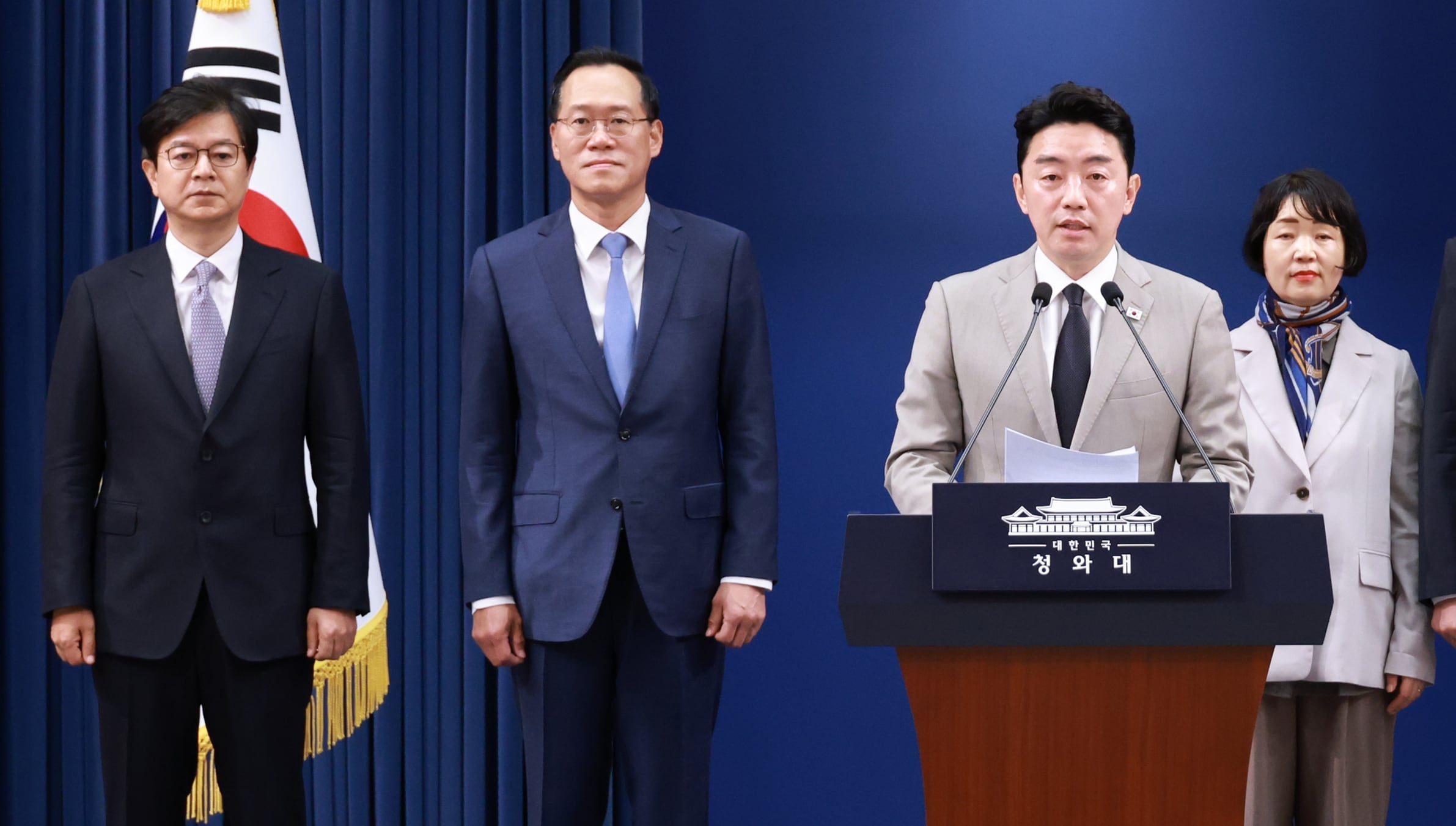 ‘文 청와대 압색’ 한찬식 민정수석 발탁…더 커진 與 내분