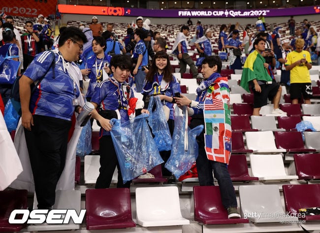 "떠나는 새는 흔적을 남기지 않는다" 日 축구팬, '왜 경기장 청소하나' 이유 찾았다