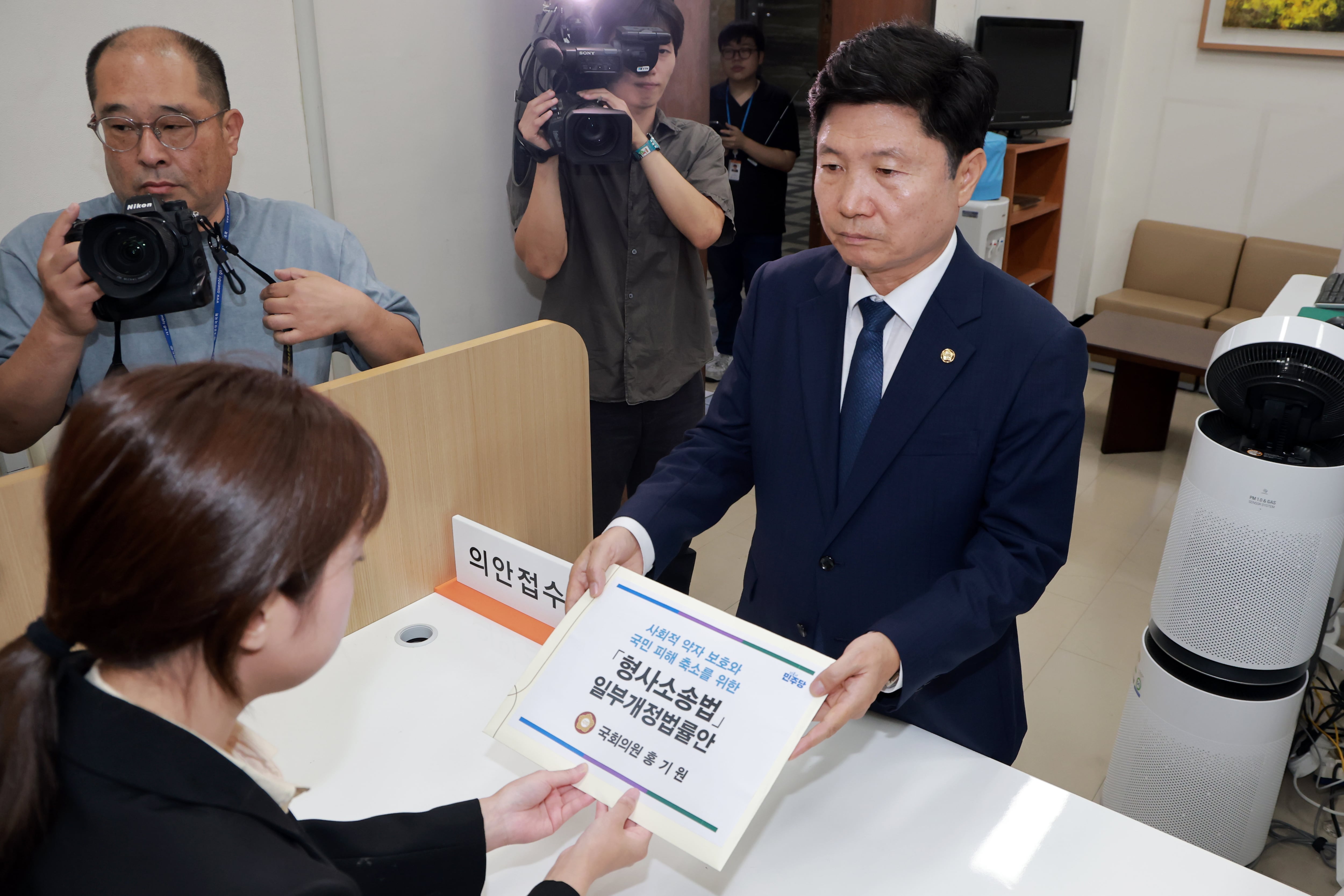 與의원 11명 ‘보완수사권 유지’ 법안 발의…강경파는 맞불 기자회견