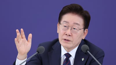 Lee Jae Myung's 'Pigs See Pigs' Post Sparks Political Debate