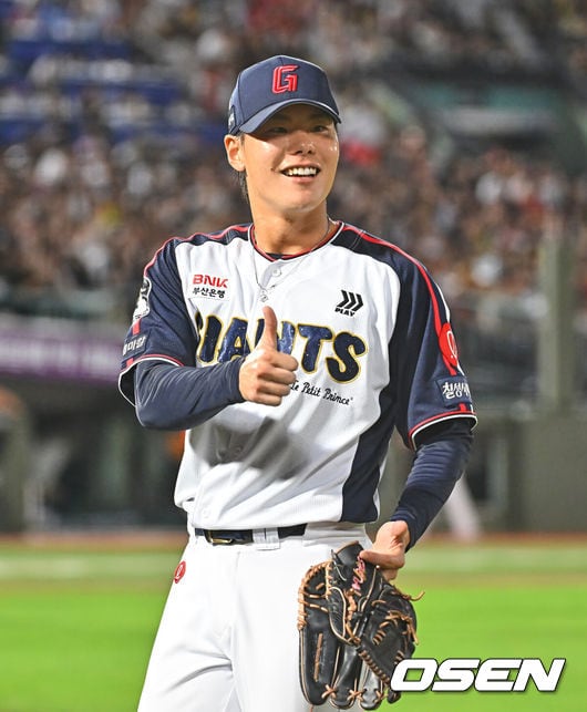 2017년 조정훈→2026년 이이무라…필승조 뉴페이스, '7.1%' 롯데 5강 기적 재현의 복선일까