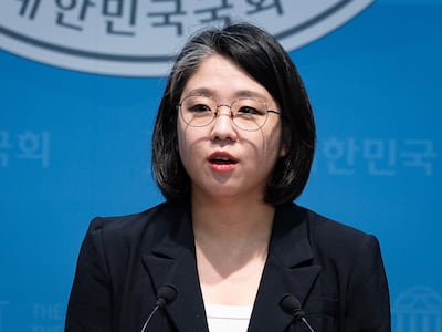 용혜인 성평등가족부 장관 후보자가 13일 서울 여의도 국회 소통관에서 장관 후보직 사퇴 기자회견을 하고 있다. /뉴스1