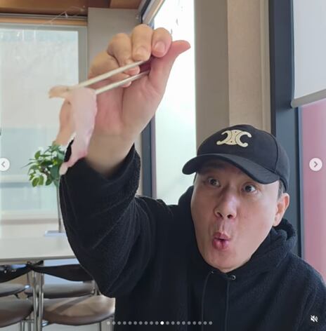 Lee Sang-min Relaxes in Jeju Post-Grand Prize, Debt-Free