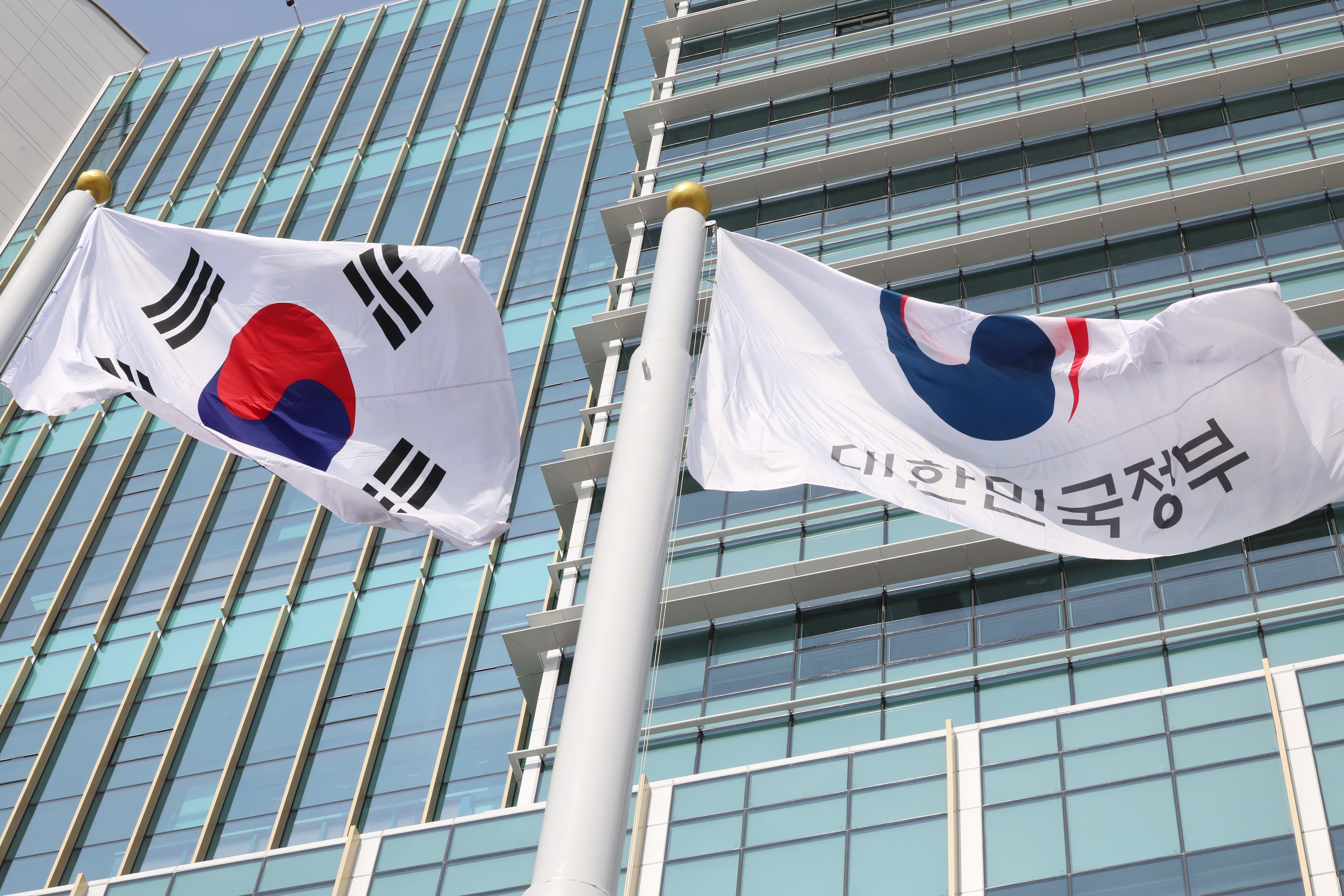 1~4월 재정적자 36.6兆… 반도체 세수 호황에 7년 만에 최저