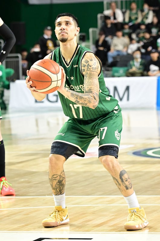 ‘알바노 구단 최초 4연속 두 자릿수 AS’ DB, 정관장 잡고 7연승 질주… 단독 2위 도약