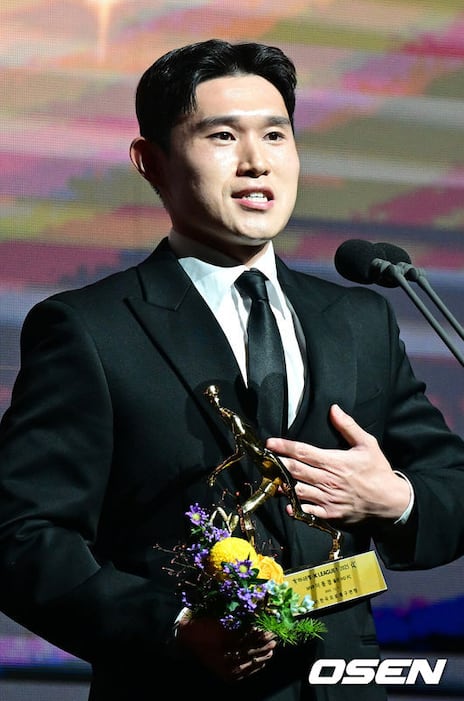 Lee Dong-kyung Wins 2025 K League 1 MVP