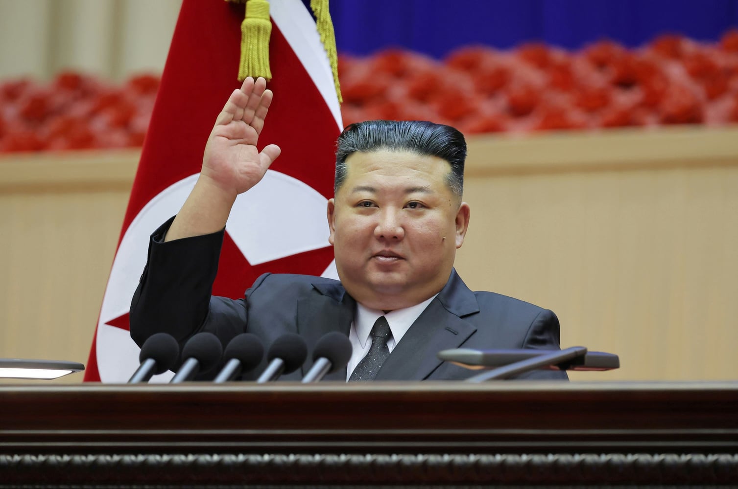 ‘사망설’ 김정은, 중대장대회 직접 지도… “최강중대 육성으로 강군건설”