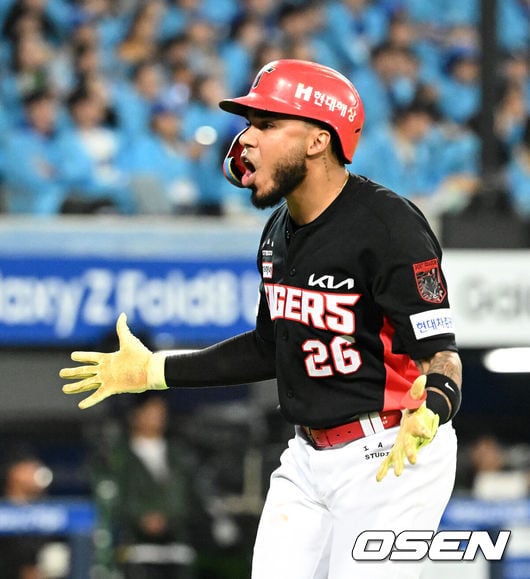 カストロ、先制打に続きポストシーズン2号2ラン…KIAが3回までに4-0 썸네일