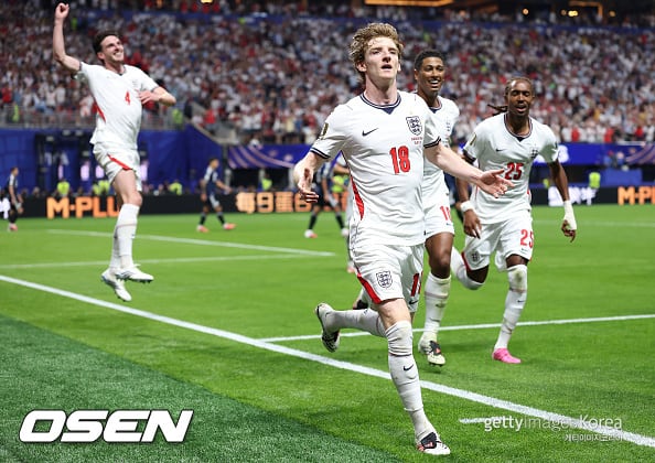 ‘앤서니 고든 선제골 폭발’ 잉글랜드, 1-0 리드 잡았다…메시의 두 번째 우승 무너지나(후반 진행중)