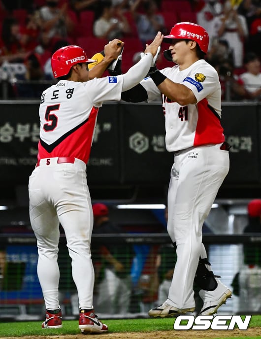 5:7→8:7 역전극 이끈 끝내기급 동점 투런포, 150억 해결사의 비결 "도영이부터 시작하니까"