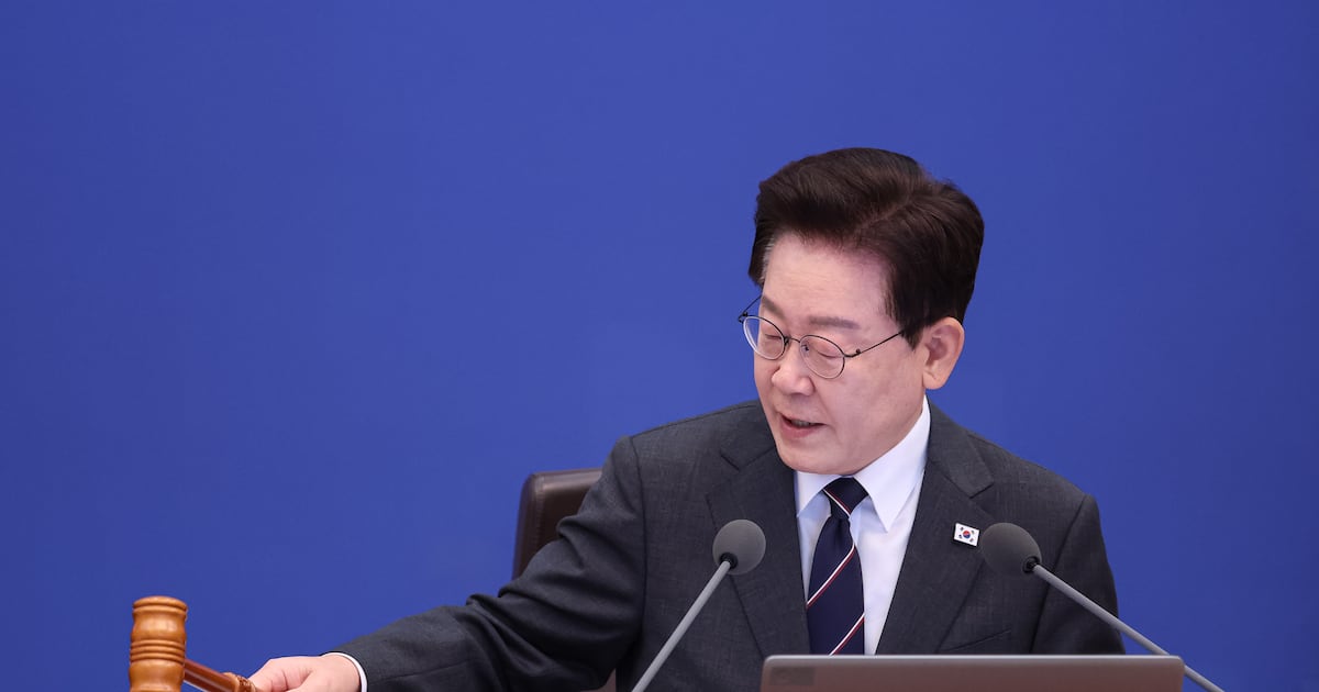 President Lee Jae Myung Criticizes Incorrect Korean Usage in Official Contexts - 조선일보