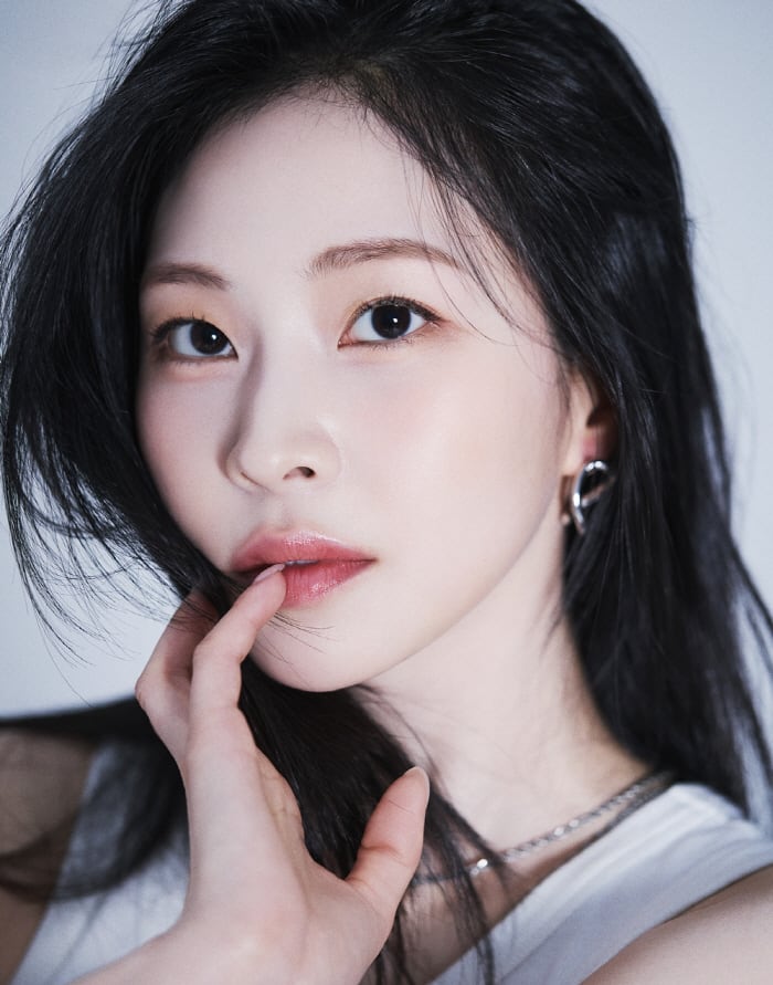 신예 한유은, 단단한 눈빛…'블랙 앤 화이트' 스타일링 완벽 소화