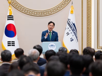 임광현 신임 비서실장이 19일 청와대에서 열린 직원과의 대화에서 발언을 하고 있다. /청와대 제공