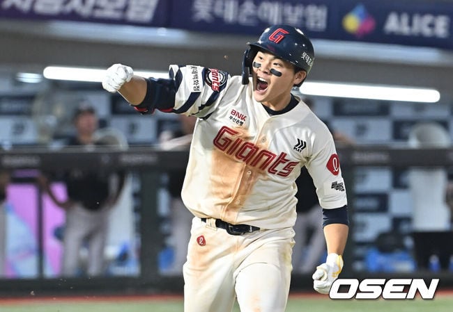 볼넷-안타-안타-안타-고의4구...'손바닥 수술' 롯데 독립리그 육성신화 5출루 대활약, 1군 복귀 기지개 켠다
