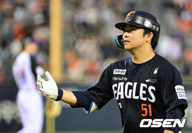"제가 종교가 없는데…" 하늘 보고 기도했던 문현빈, 방망이 다시 깨어난다 '5G 연속 멀티히트'