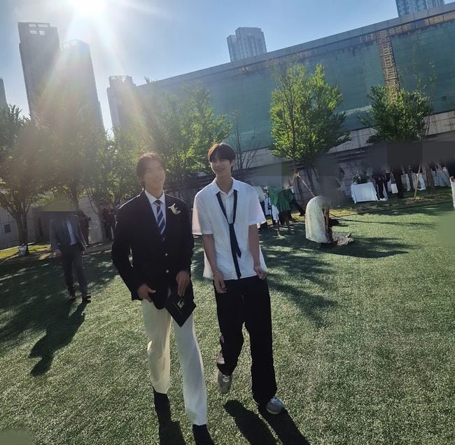 '前승무원♥' 류진, 큰 子 학비 7억 국제학교 상 받고 졸업..버클리 음대行