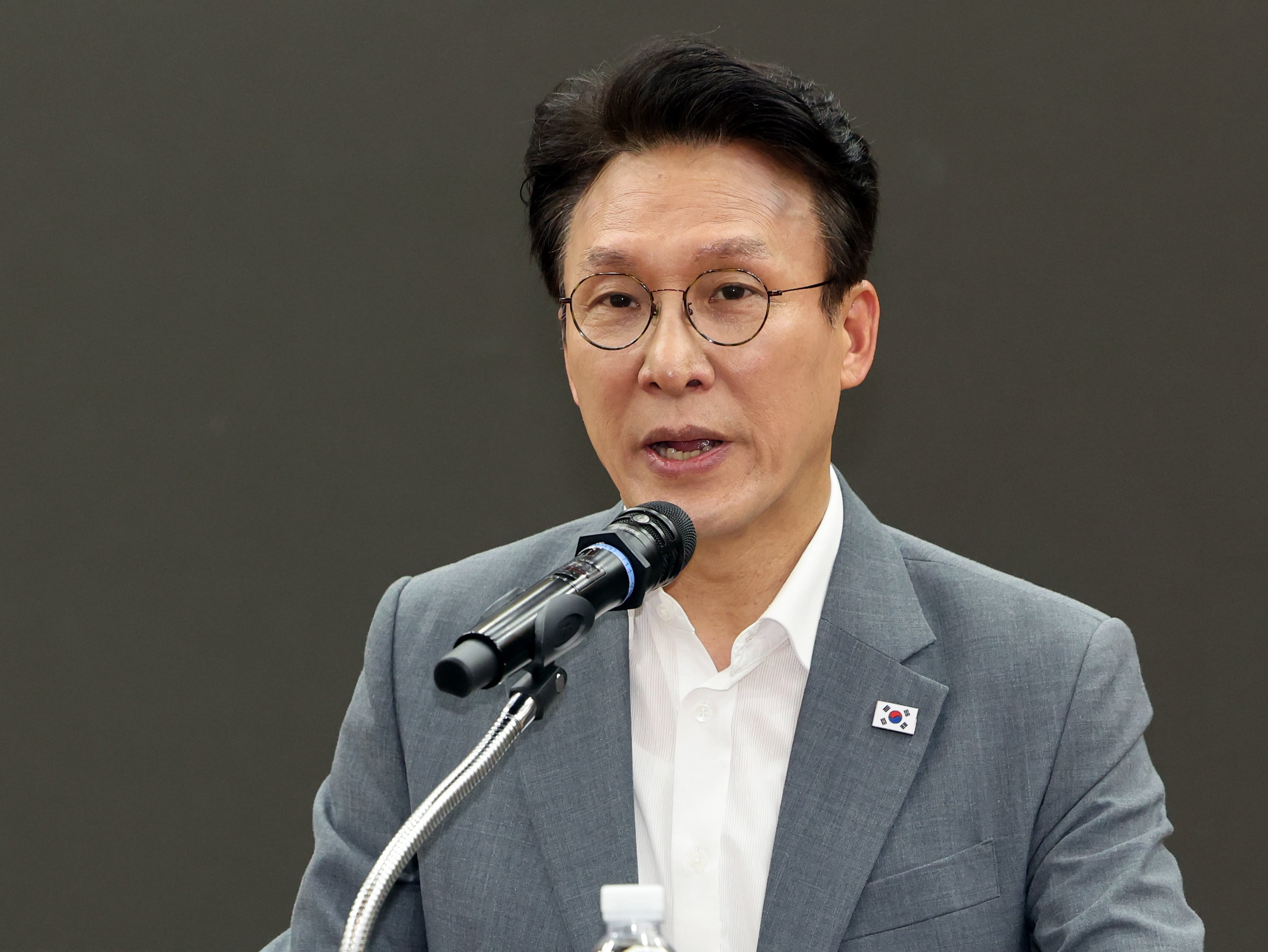 의원총회 방불케 한 김민석 토론회…與의원 30여명 집결