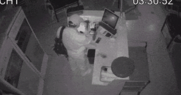 Chinese Nationals Vandalize 'Xi Jinping' Restaurant, Flee - 조선일보
