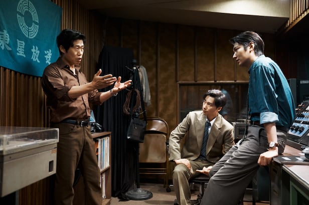 영화 '암살자(들)' 스틸. 사진 제공=㈜하이브미디어코프