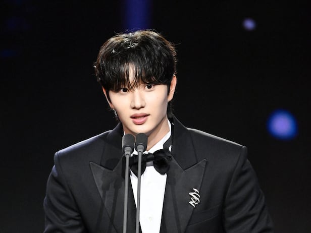 Kim Jaewon Wins Blue Dragon Best New Actor