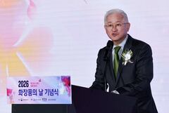 서경배 아모레퍼시픽 회장, 친인척 5명에 45억어치 주식 증여
