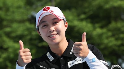 포즈 취하는 김효주