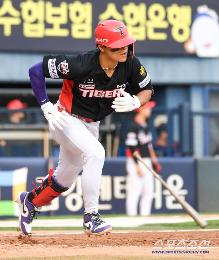 28일 잠실구장에서 열린 두산과 KIA의 경기. 6회초 1사 KIA 김도영이 2루타를 날리고 있다. 잠실=박재만 기자 pjm@sportschosun.com/2026.06.28/