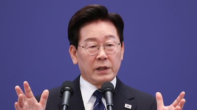 Editorial: Confirmed No Second Term, Press Conference Appealing to Supporters Over Public Concerns