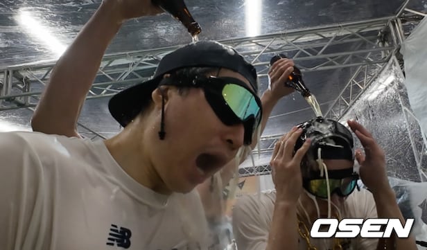 Lee Hyun-jung, Baba Praise Each Other as MVPs