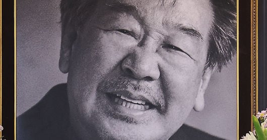 Lim Hyung-joo Performs 'Ave Maria' at Choi Bool-am's Funeral - 조선일보