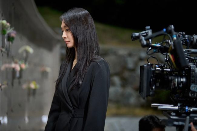 1인 2역 신민아, 의상까지 열연한 '스릴러퀸'(눈동자)