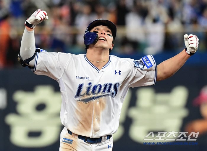 22일 대구 삼성라이온즈파크에서 열린 삼성과 한화의 PO 4차전. 6회 동점 3점홈런을 날린 삼성 김영웅. 대구=송정헌 기자songs@sportschosun.com/2025.10.22/