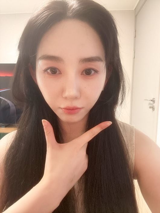 '슈링크 의료사고' 권민아, 깨끗해진 얼굴 상태…이젠 헤어 고민 "하나만 하여라"