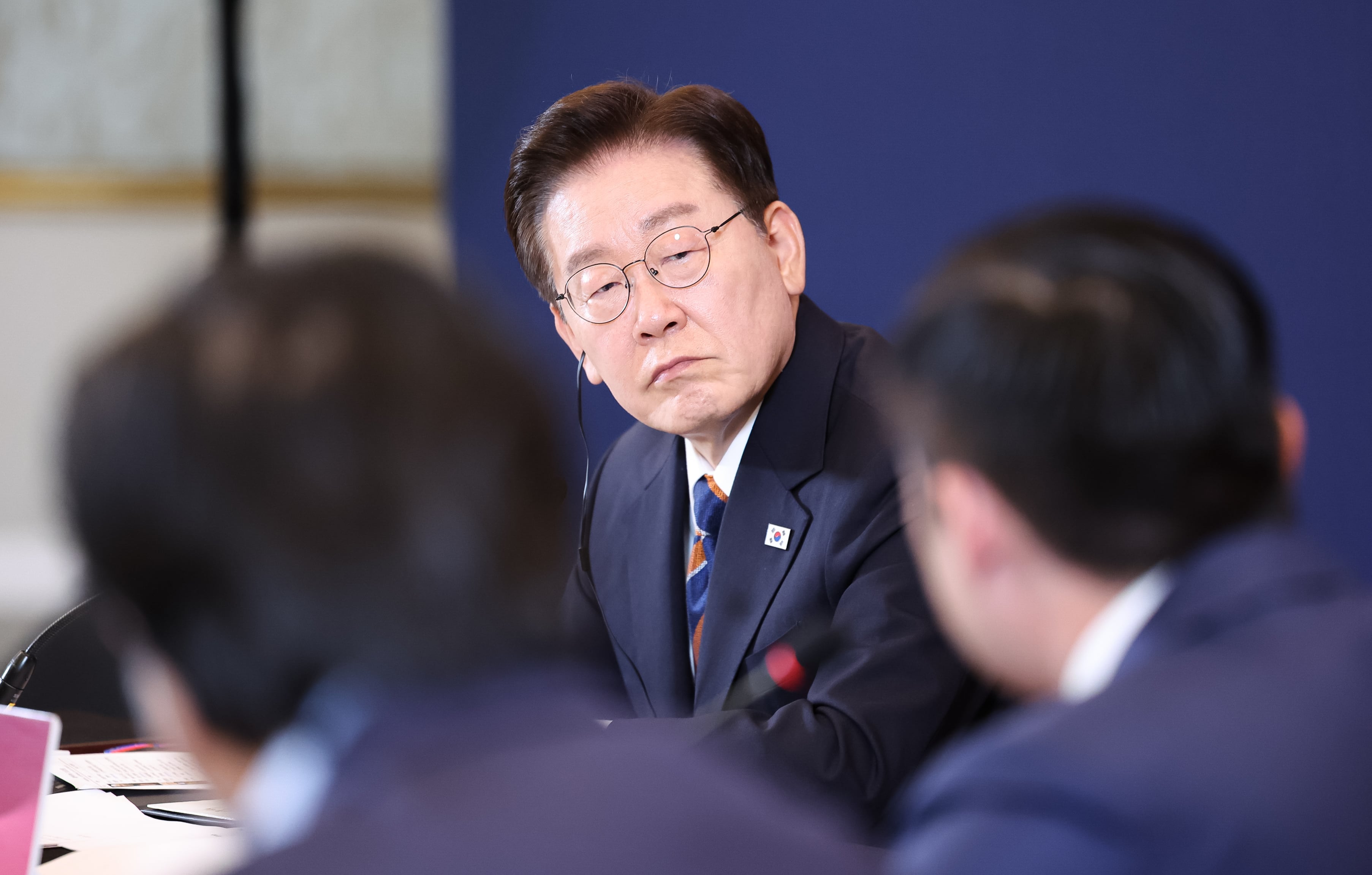 李 대통령 자택 거래 ‘부적절’ 64.4%…‘적절’평가보다 2배↑