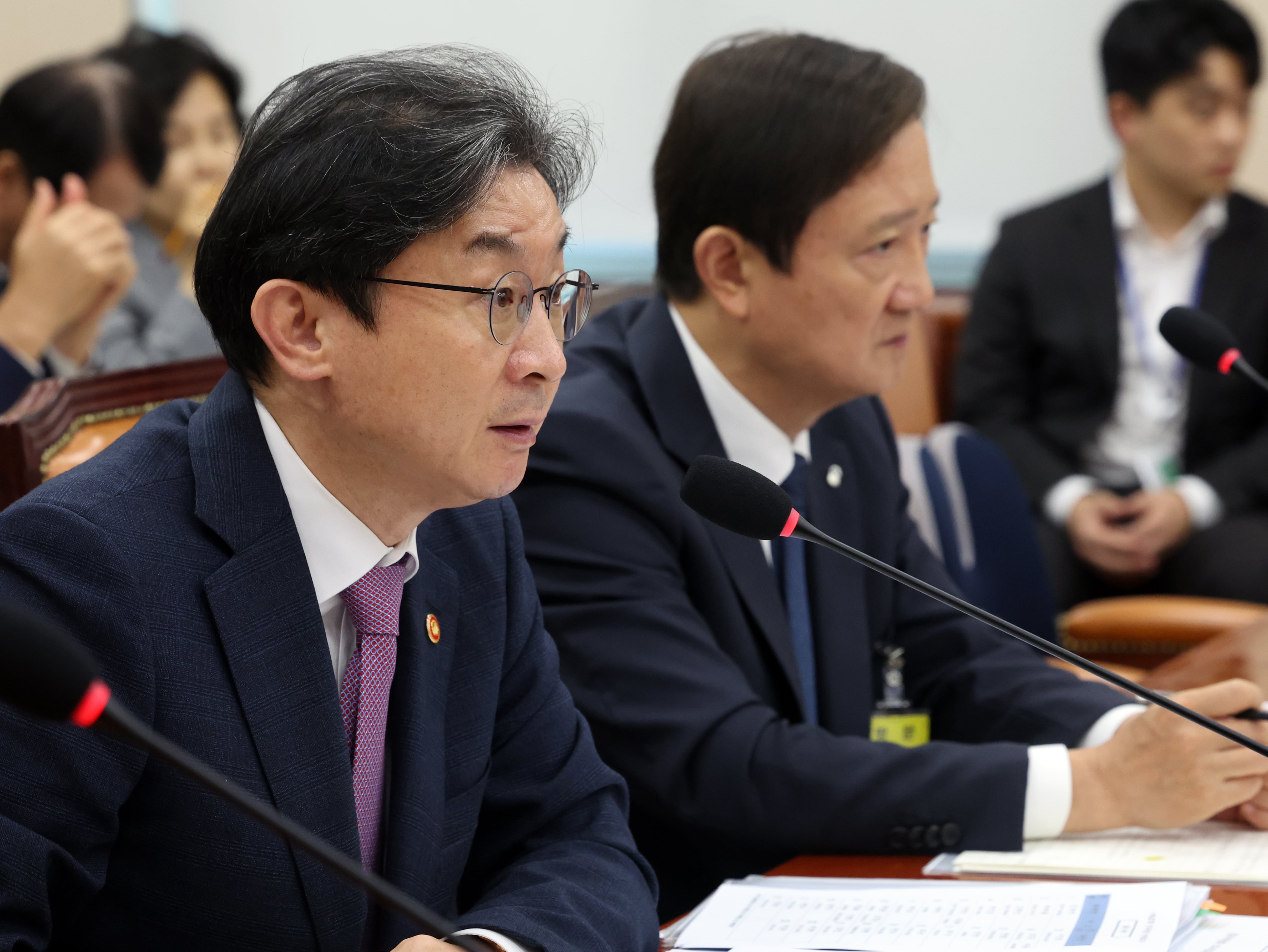 이억원 위원장, 李대통령 17억 근저당 논란에 “사적 거래”