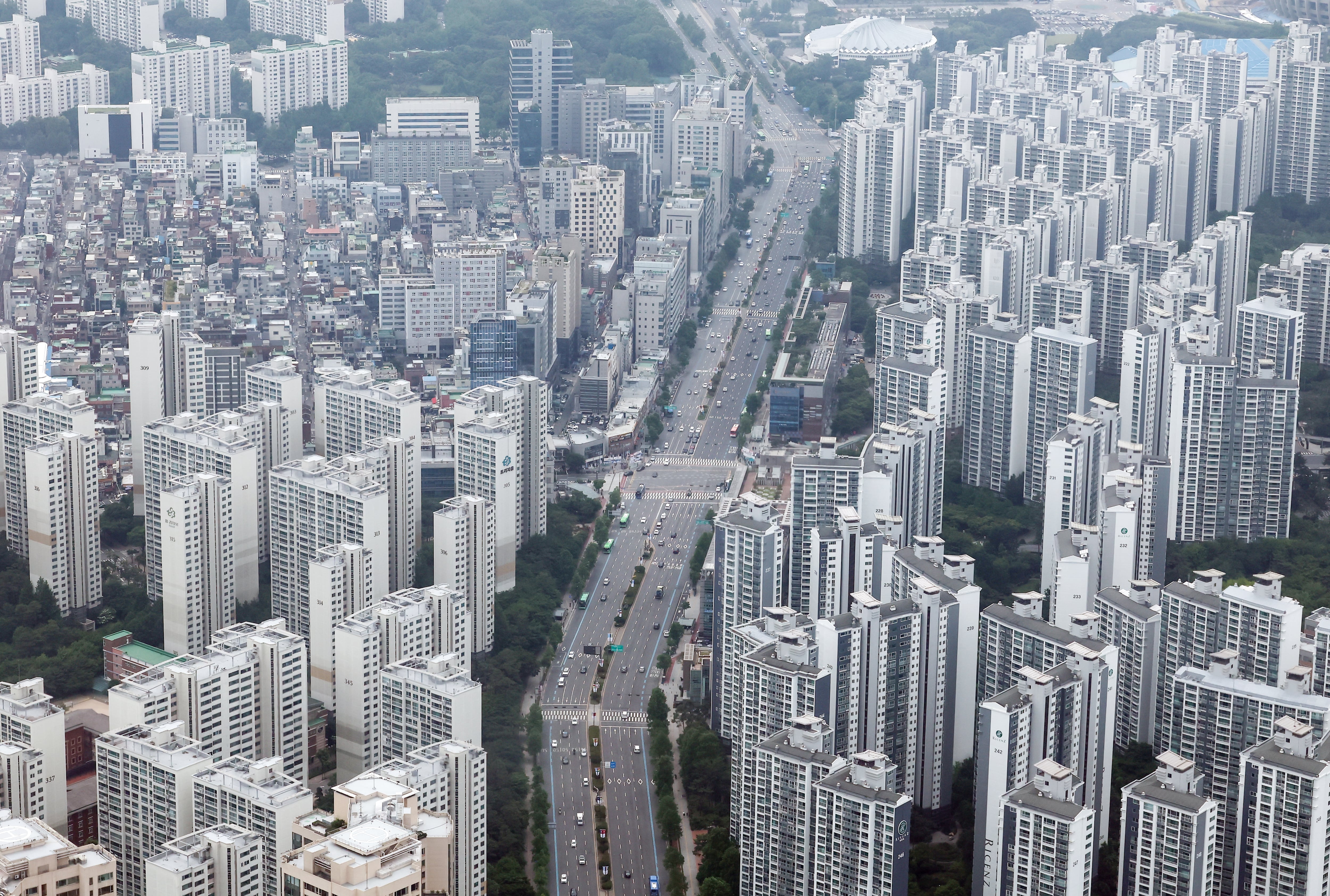 “영끌 대신 주식 팔아 강남 집 샀다”…3.7兆 주식 매각대금, 주택시장 유입