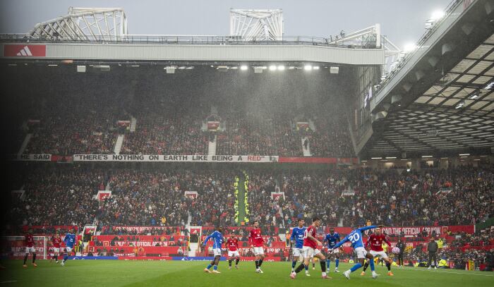 폰테크 달인 – 맨유 드디어 재정난 탈출? 2년 전 퇴짜 맞았던 핀란드 사업가, ‘오일머니’ 손잡고 인수 재시도