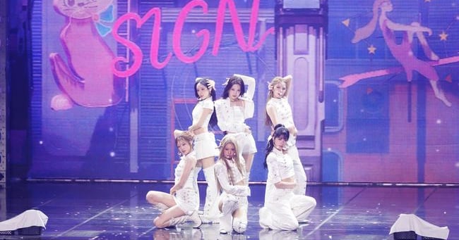 Photo: chosun.com izna Kicks Off First Concert Tour 'WHO DAT GIRL?' in Seoul