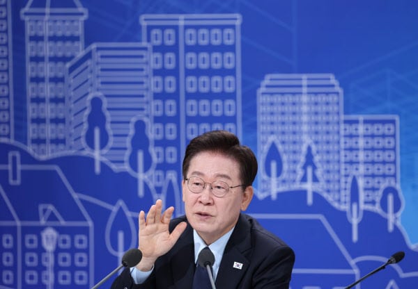 토론회서 李 인용한 엉터리 뉴스 "보유세 3배 올려야 선진국 수준", 사실은…