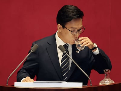 김민석 더불어민주당 대표가 지난 9월 7일 오전 서울 여의도 국회에서 열린 제439회국회(정기회) 제3차 본회의에서 교섭단체 대표연설 중 물을 마시고 있다. photo 뉴시스