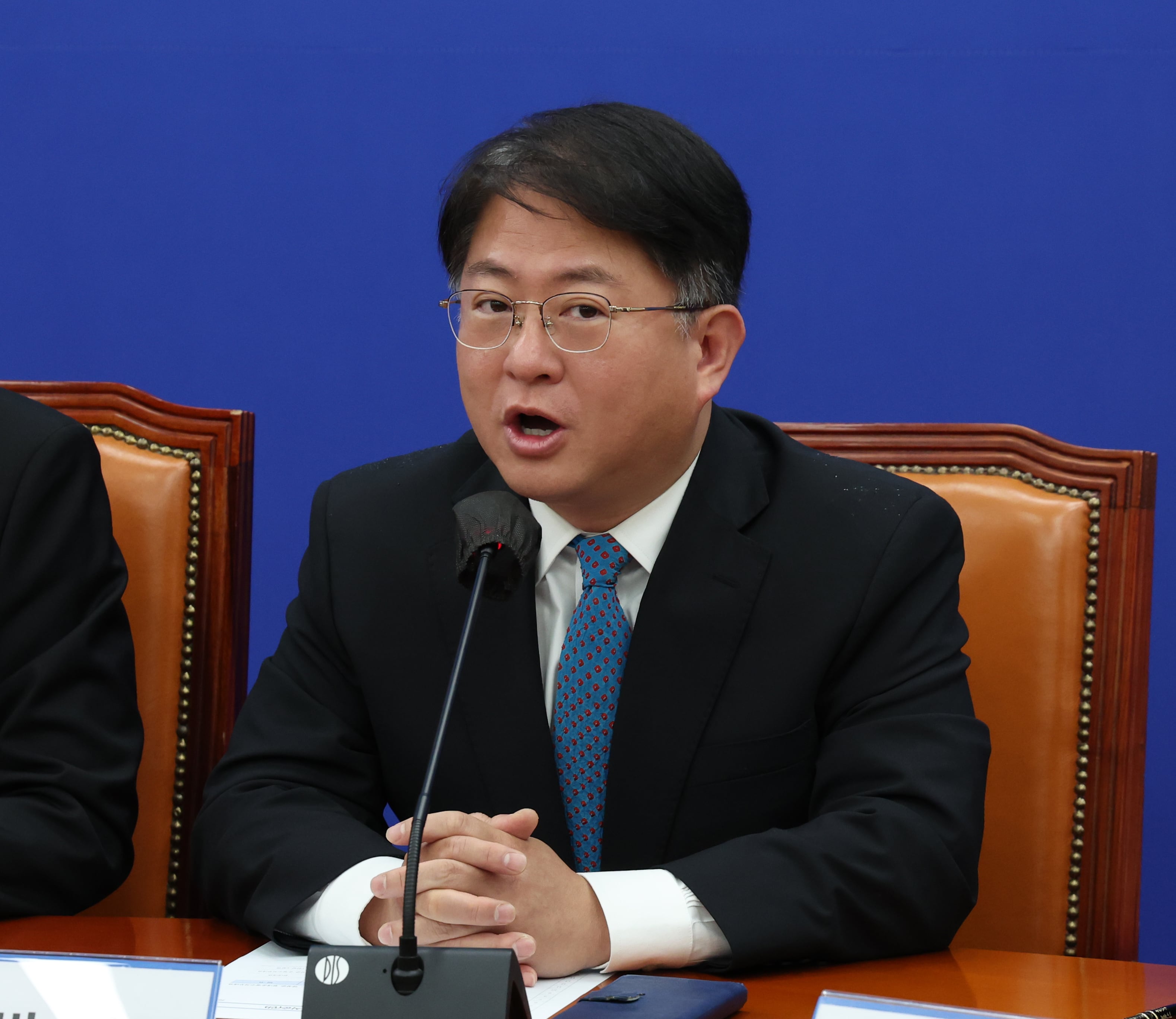 與 박민규, ‘지역화폐로 성과급 지급’ 법안 사흘 만에 철회