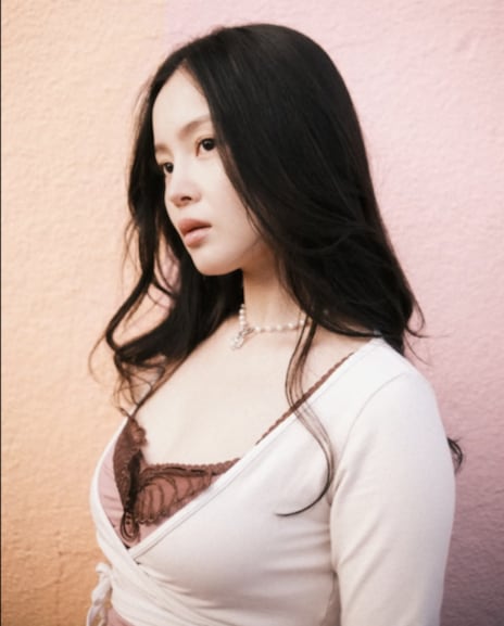 Dok2 Promotes Lee Hi's New Singles, Calls Her 'Beautiful Dolphin'