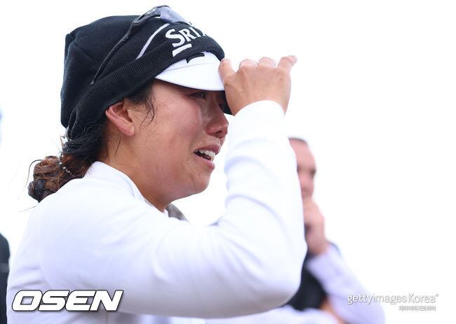 10년 2개월 걸려 두 번째 우승...스코티시 여자 오픈서 감동 스토리 쓴 신지은