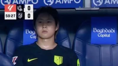 "벤치에서 표정 걱정스러워" 韓 축구 에이스 이강인, 어두운 얼굴..."매번 의미 없이 공 내줬다" 평점 4, 스페인 매체 혹평