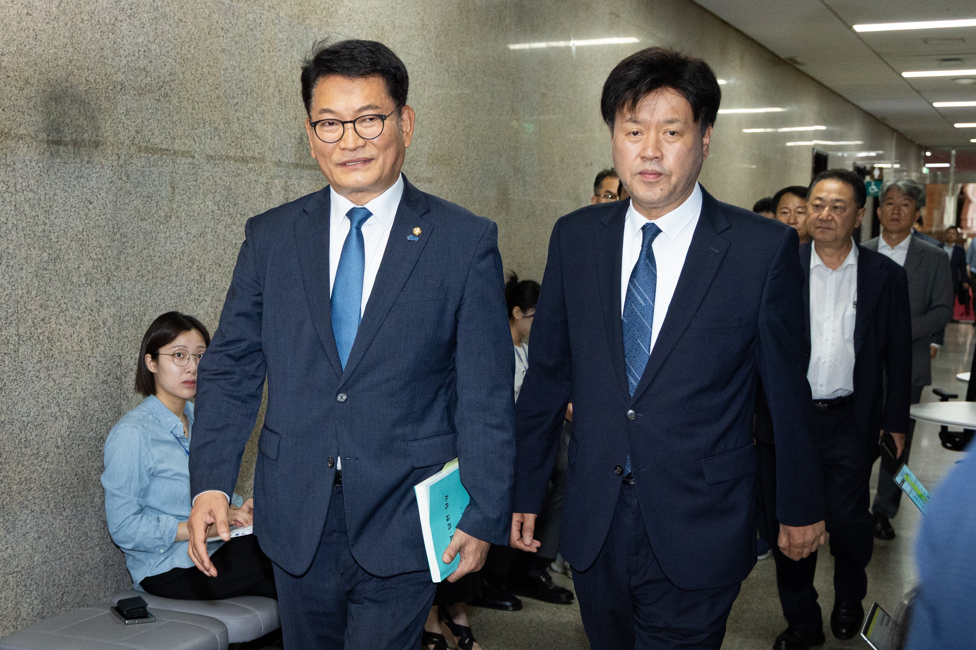 與최고위, 송영길·김용 ‘후보 자격 예외’ 인정… 전대 출마 허용