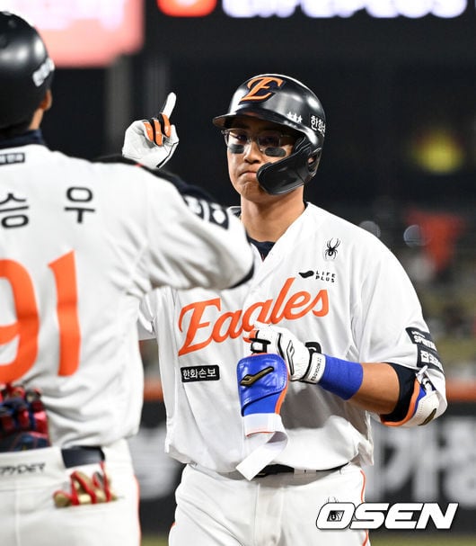 한화 캡틴 드디어 오나, 25일 만의 실전서 1안타 1볼넷…황준서는 4이닝 7K 무실점 쾌투