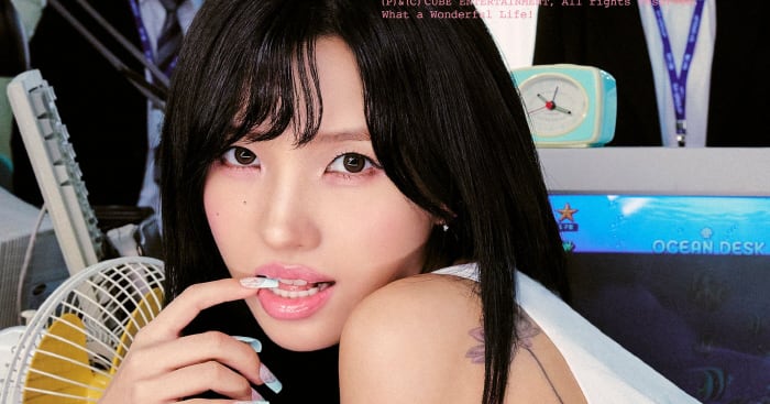 Soyeon's 'Retire' Secures First Solo Music Show No. 1 - 조선일보