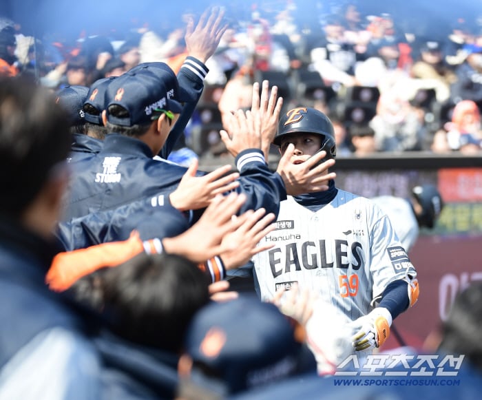 13일 대전 한화생명볼파크에서 열린 KBO리그 시범경기 한화와 삼성의 경기. 3회말 삼성 이승현 상대 동점 솔로홈런 날린 한화 허인서. 대전=송정헌 기자songs@sportschosun.com/2026.03.13/