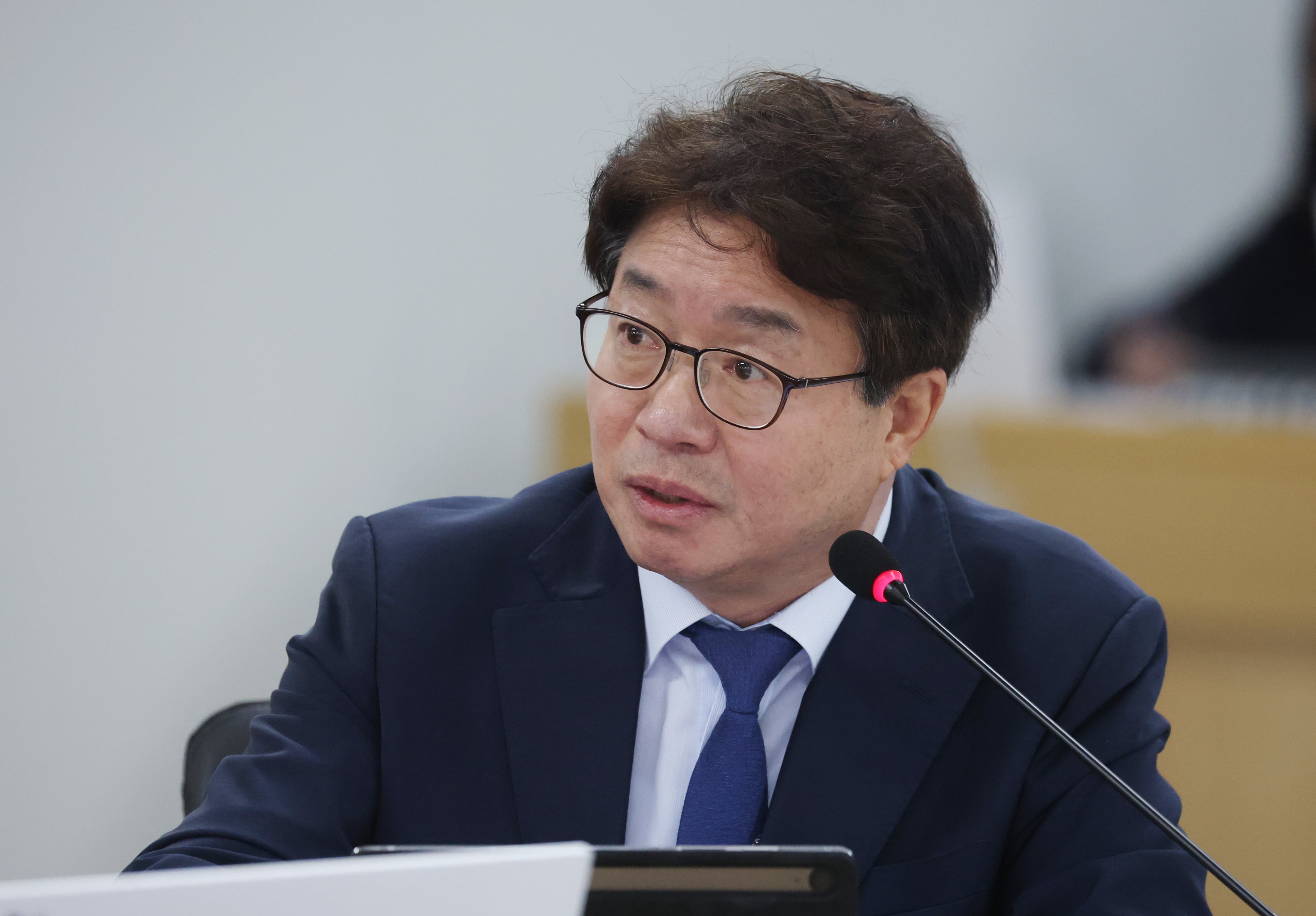 與 염태영 “당대표, 전당대회 손 떼고 물러나야”