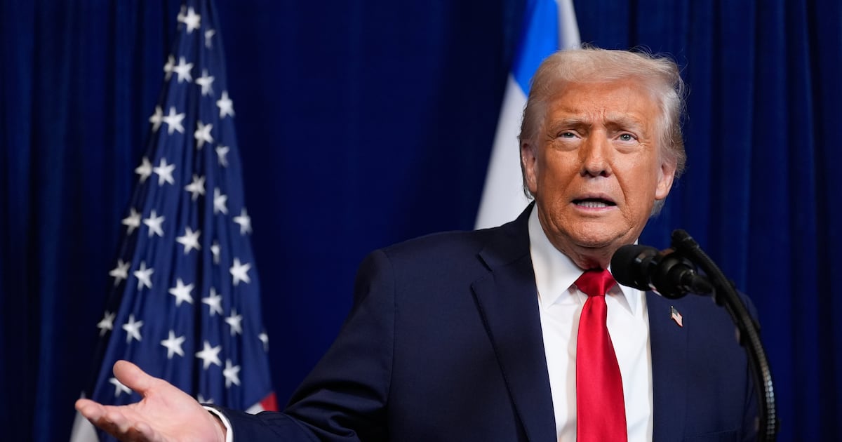Trump Orders 180-Day Sale of Semiconductor Assets